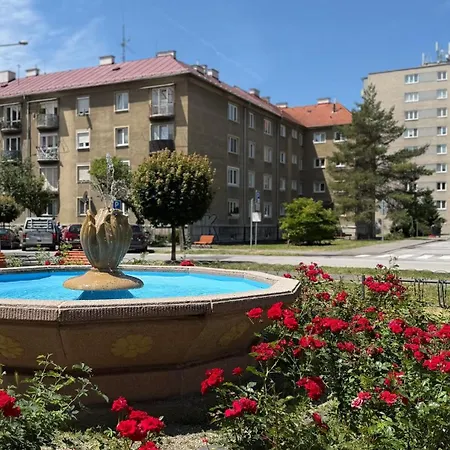 Апартаменты By The Fountain In The Center Of