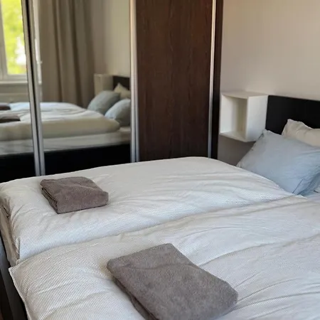 By The Fountain In The Center Of Апартаменты *